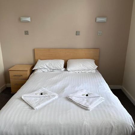 Appletree Hotel Eastbourne Bagian luar foto