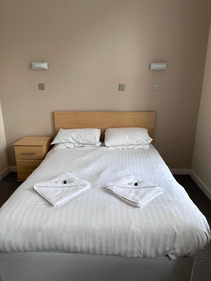 Appletree Hotel Eastbourne Bagian luar foto